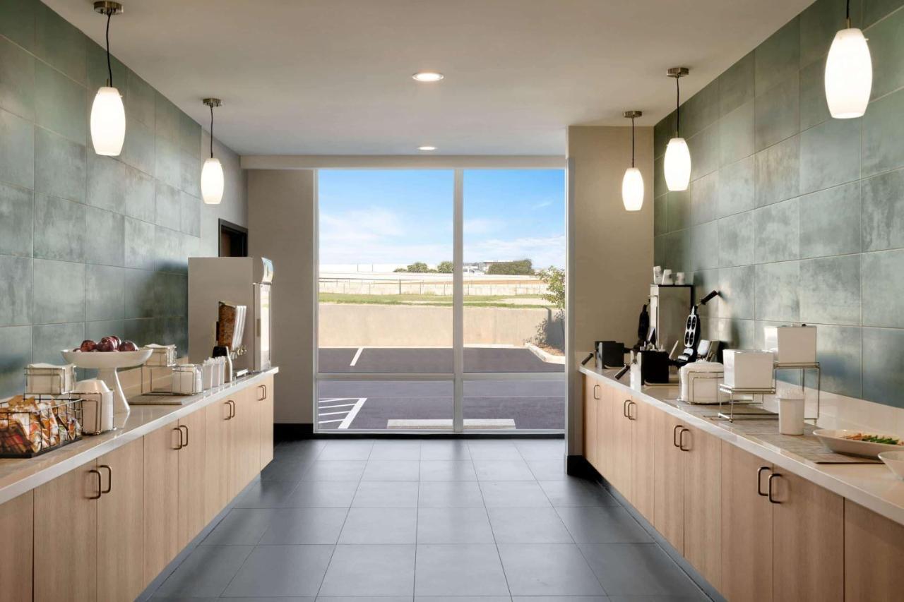 La Quinta Inn & Suites By Wyndham San Antonio Seaworld Lafb المظهر الخارجي الصورة