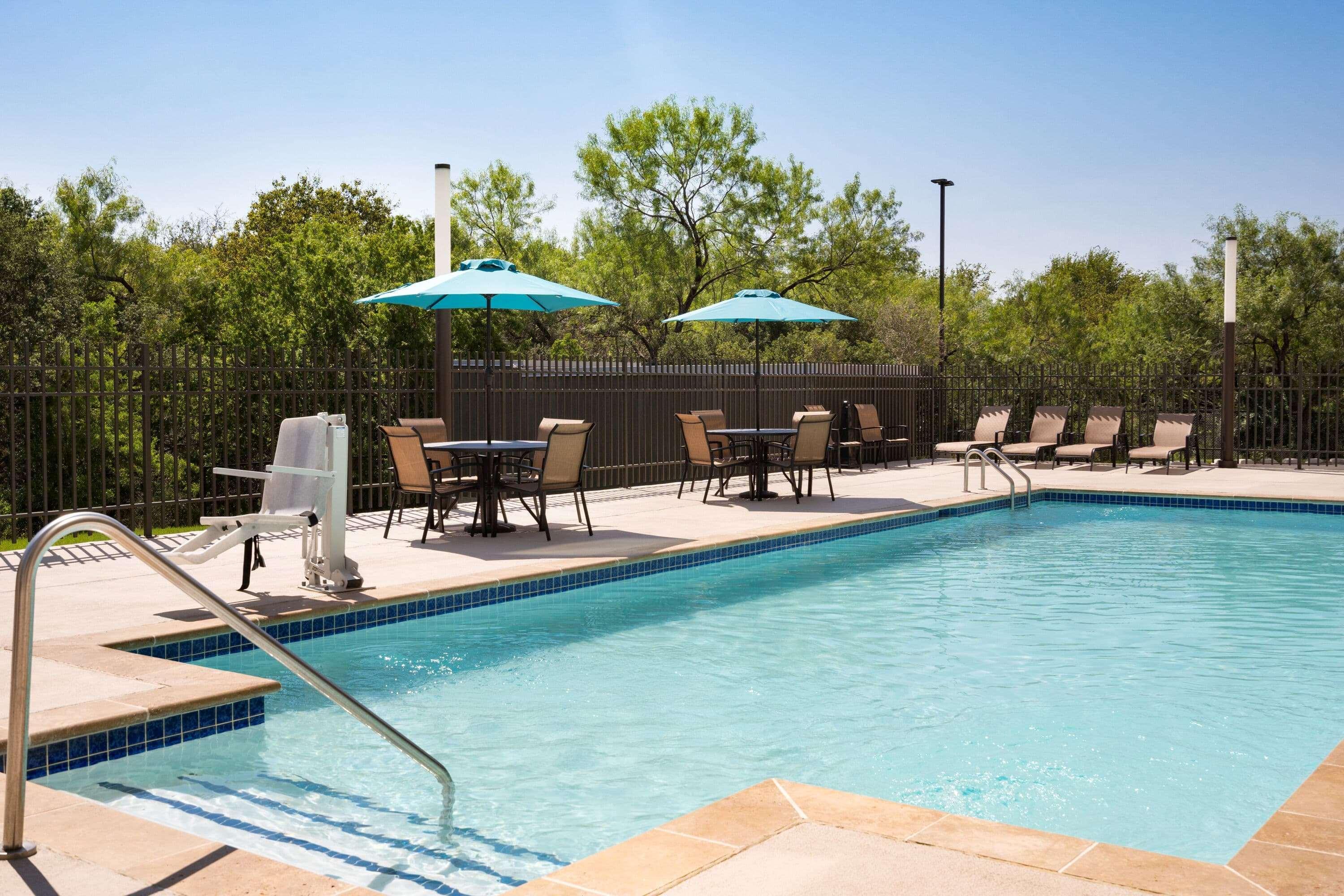 La Quinta Inn & Suites By Wyndham San Antonio Seaworld Lafb المظهر الخارجي الصورة
