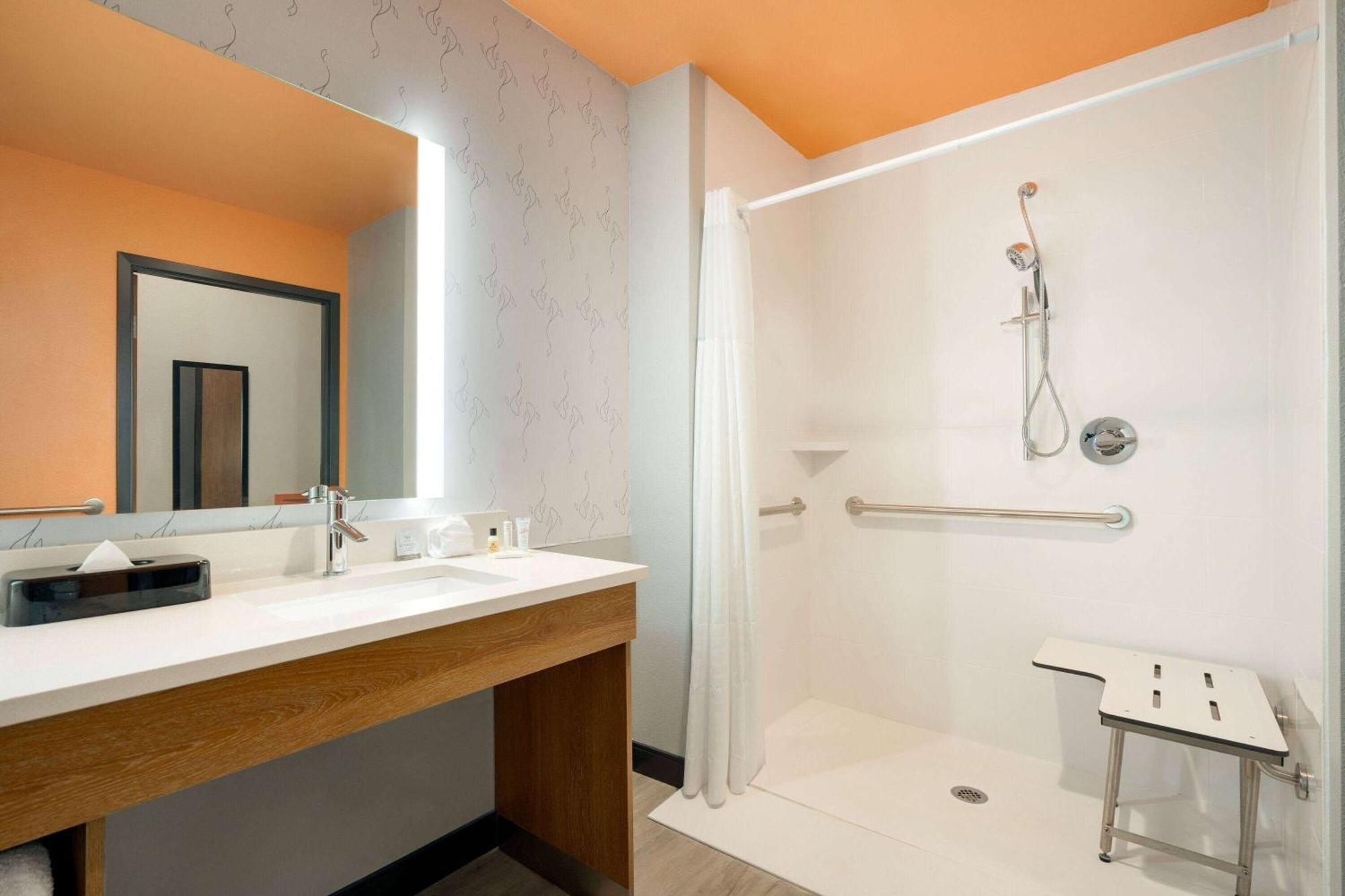 La Quinta Inn & Suites By Wyndham San Antonio Seaworld Lafb المظهر الخارجي الصورة