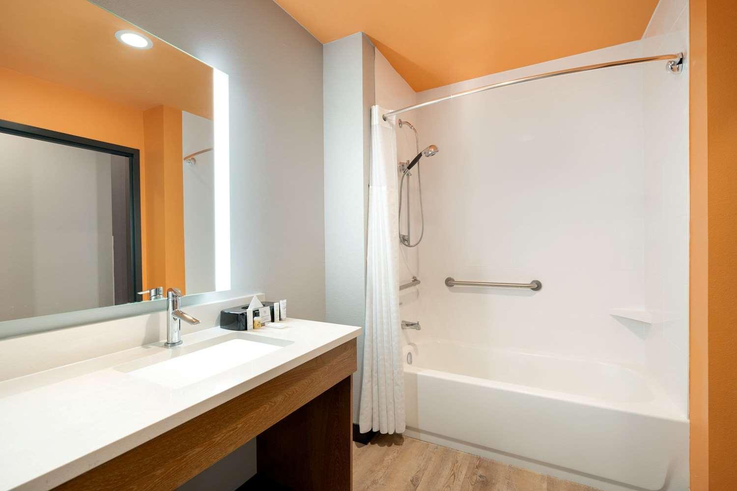 La Quinta Inn & Suites By Wyndham San Antonio Seaworld Lafb المظهر الخارجي الصورة